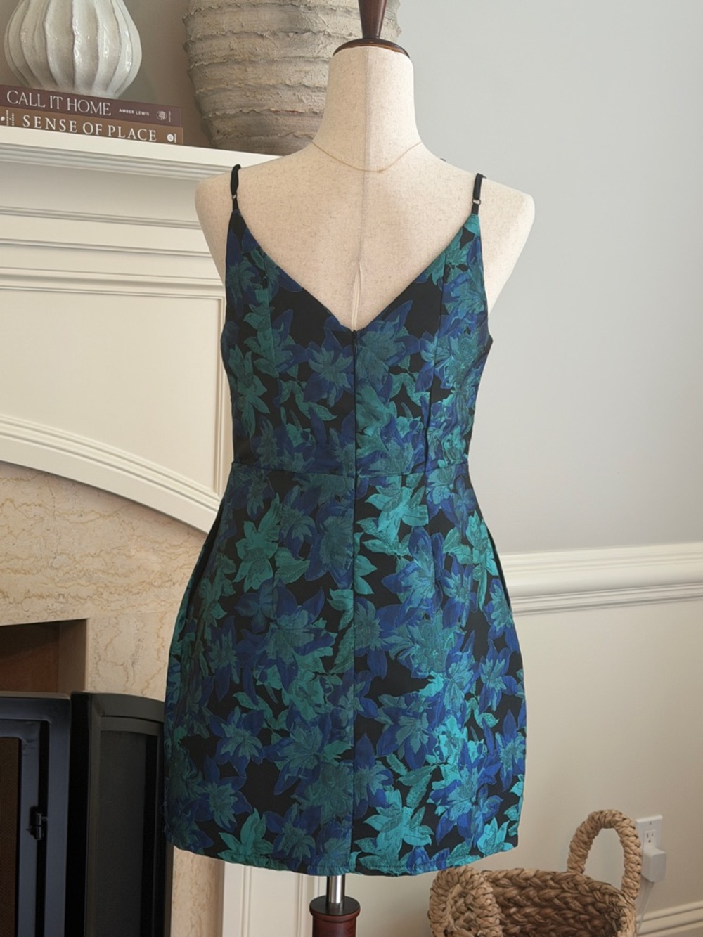 Floral Jacquard Structured Mini Dress - Picture 5 of 6